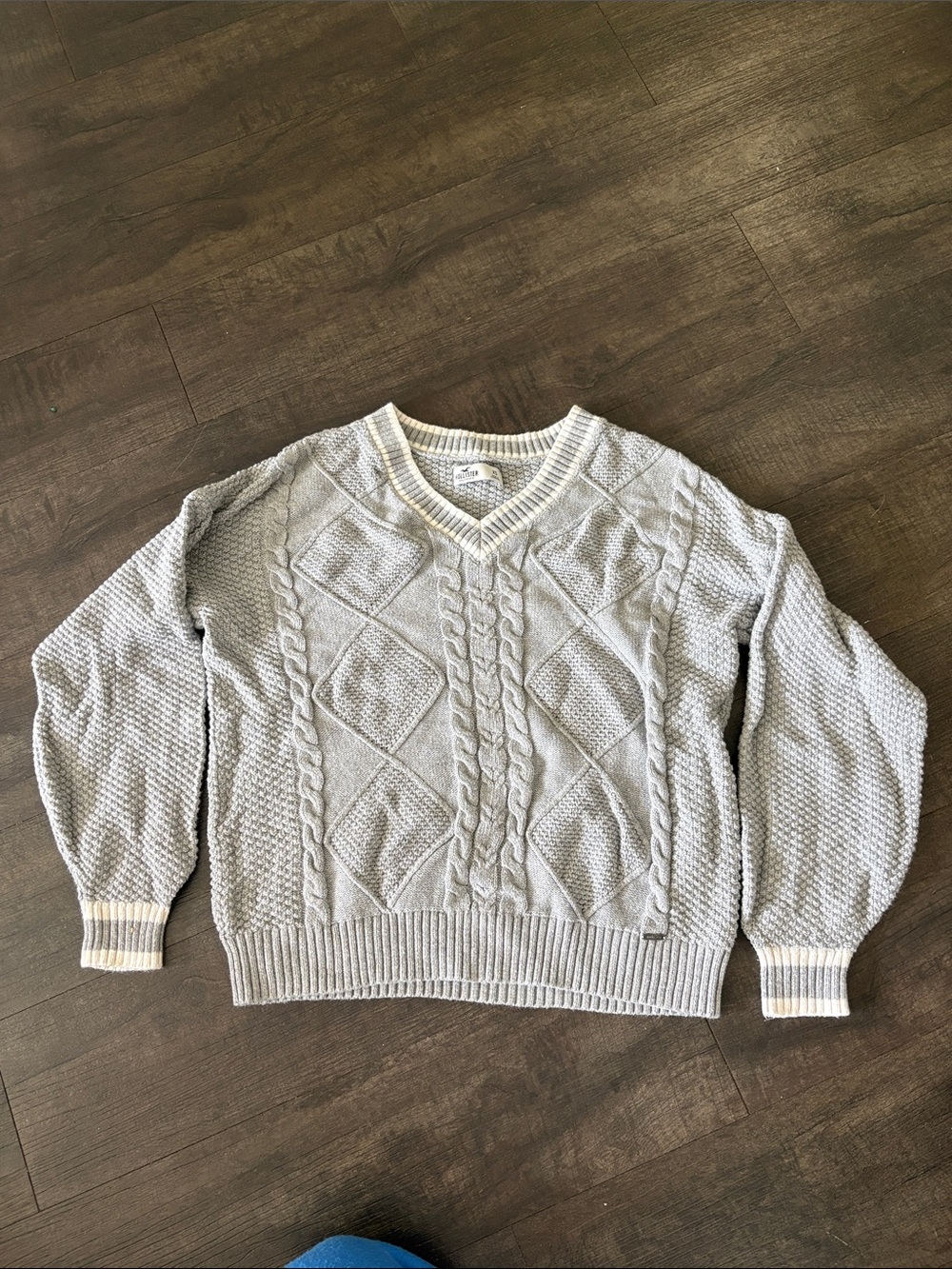 Women’s Hollister V-Neck Cable Knit Sweater - Light Gray